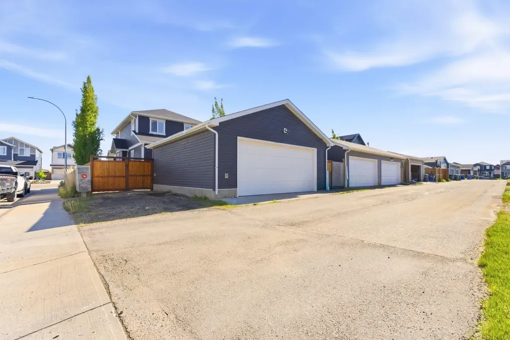 62 Fireside Circle Cochrane AB T4C0Z5