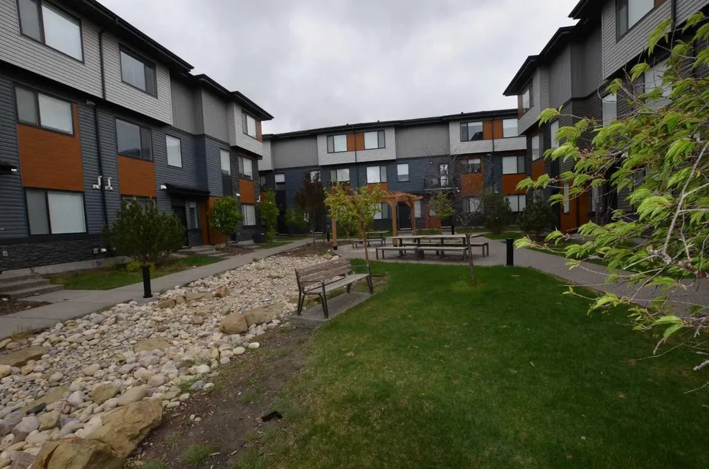 310 Corner Glen Circle NE Calgary AB T3N 2E1