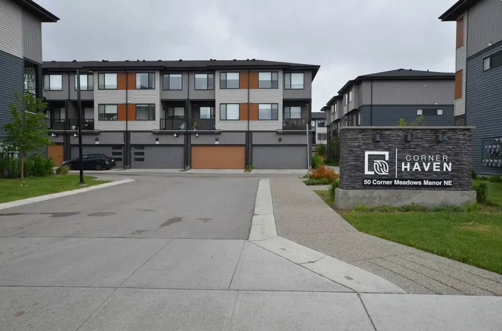 310 Corner Glen Circle NE Calgary AB T3N 2E1