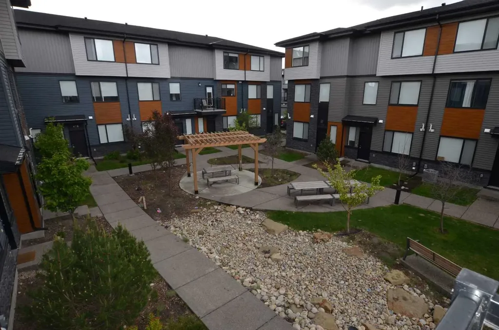 310 Corner Glen Circle NE Calgary AB T3N 2E1