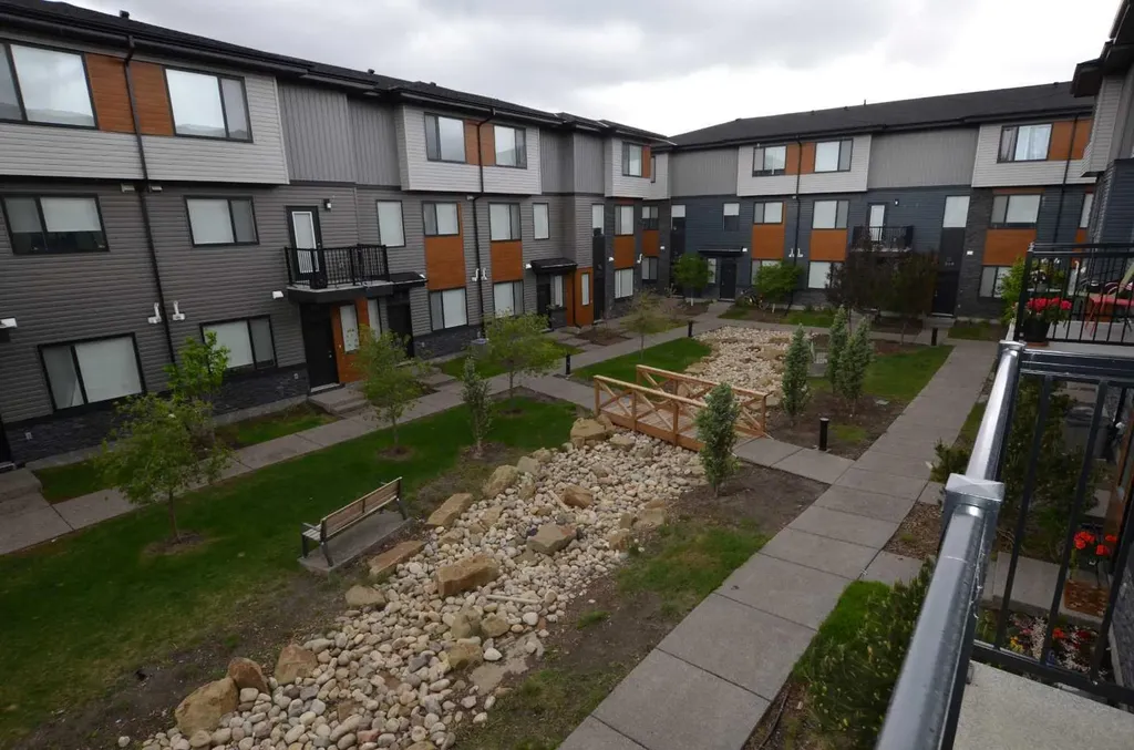 310 Corner Glen Circle NE Calgary AB T3N 2E1