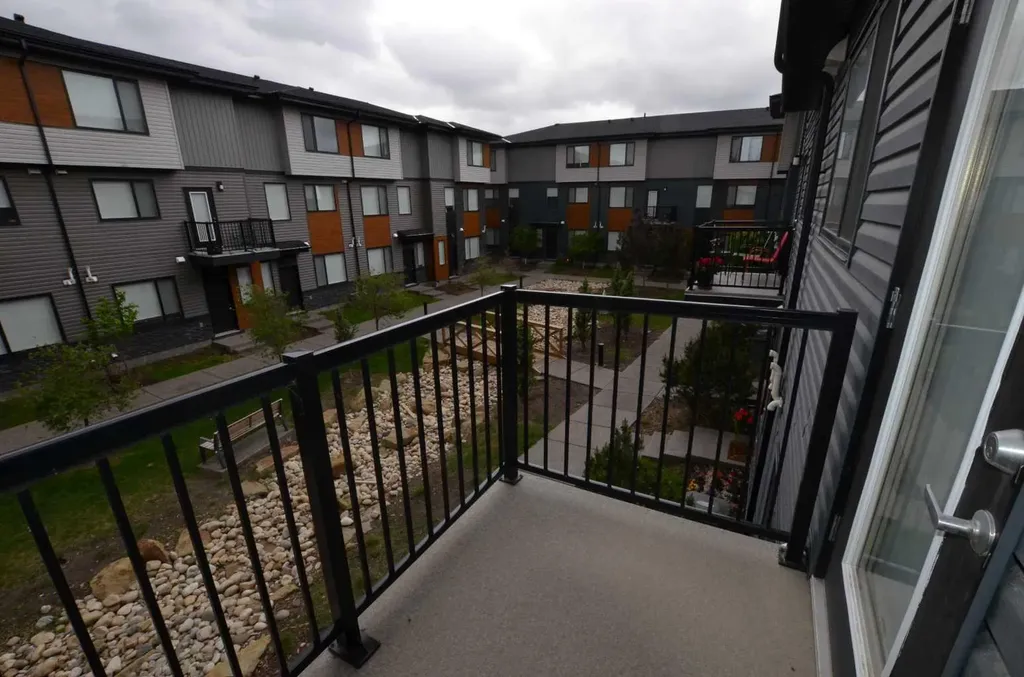310 Corner Glen Circle NE Calgary AB T3N 2E1