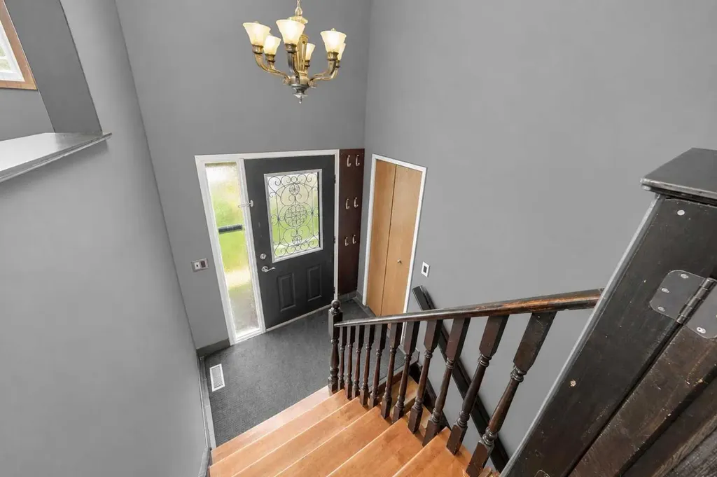 15 Mclean Street Red Deer AB T4R 1T6