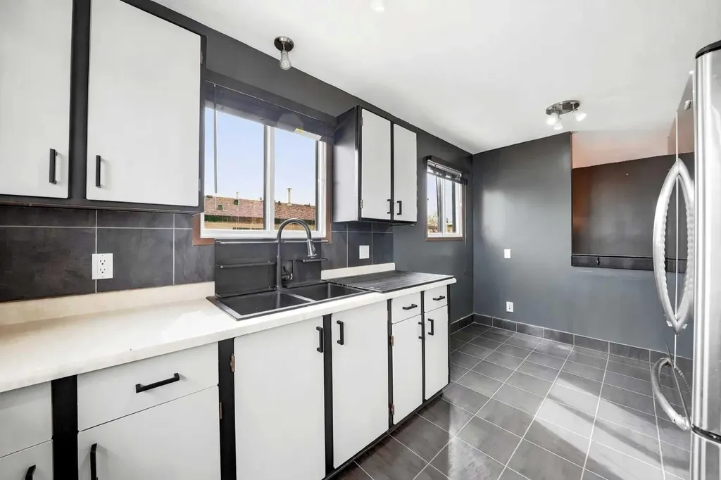 15 Mclean Street Red Deer AB T4R 1T6