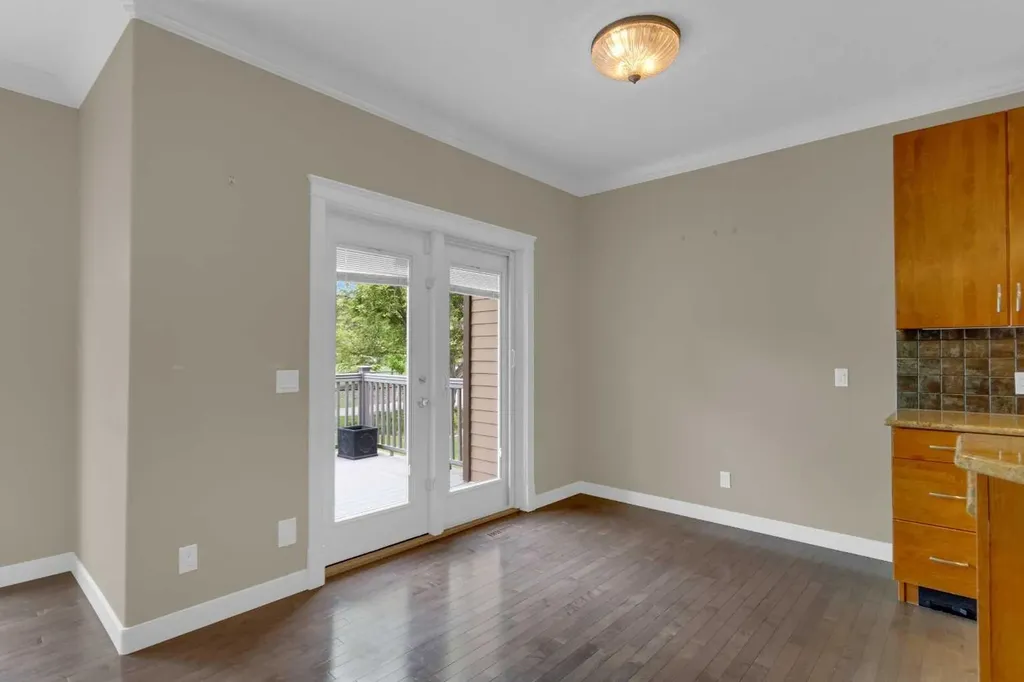 8 Bridle Estates Manor SW Calgary AB T2Y 4H4