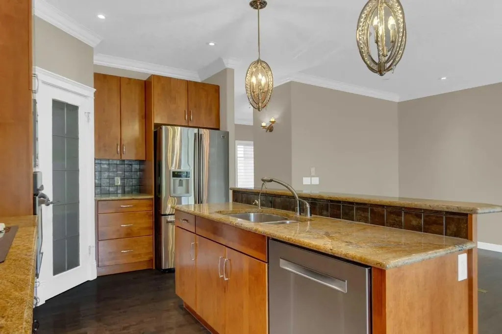 8 Bridle Estates Manor SW Calgary AB T2Y 4H4