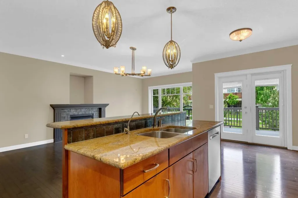 8 Bridle Estates Manor SW Calgary AB T2Y 4H4