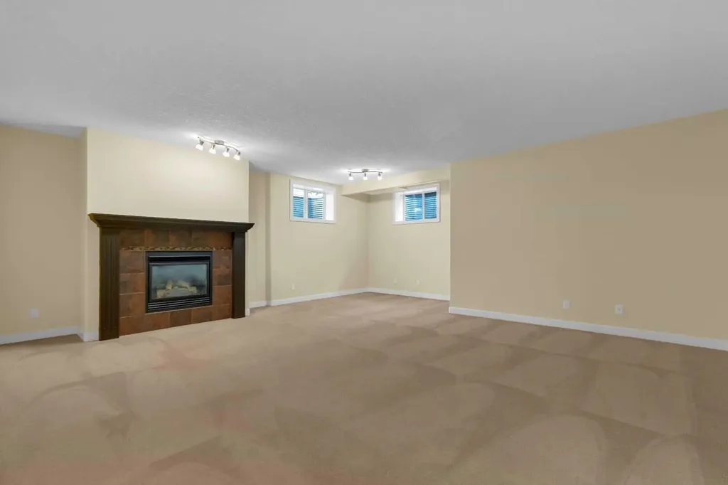 8 Bridle Estates Manor SW Calgary AB T2Y 4H4