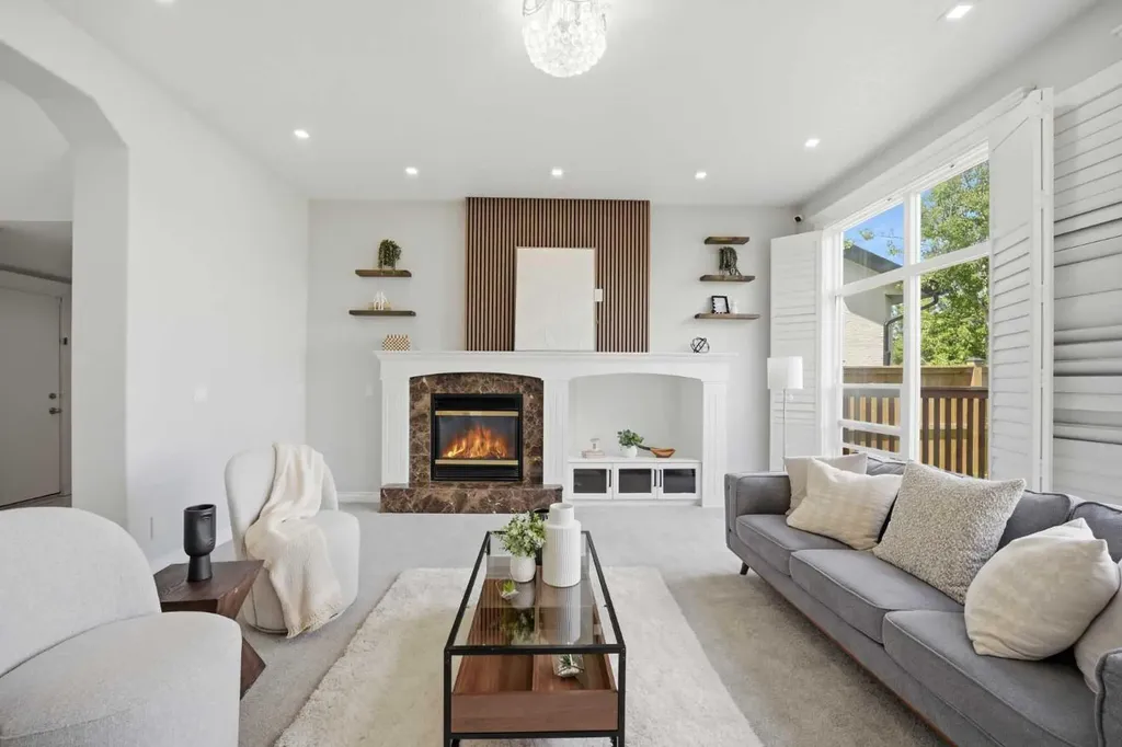 1433 Strathcona Drive SW Calgary AB T3H 4M2
