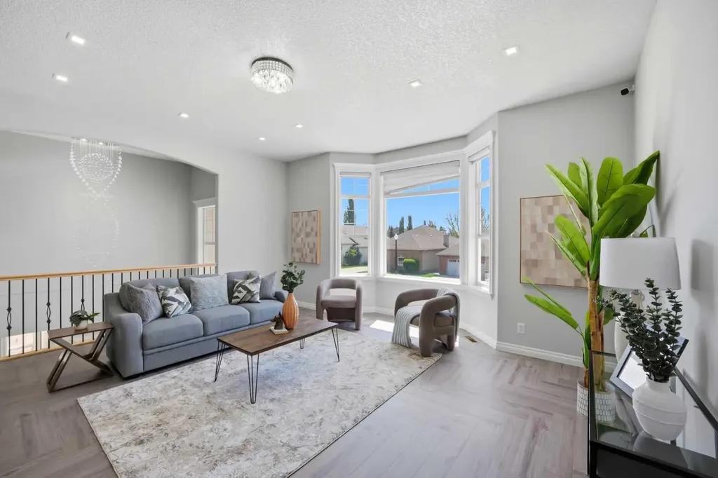 1433 Strathcona Drive SW Calgary AB T3H 4M2