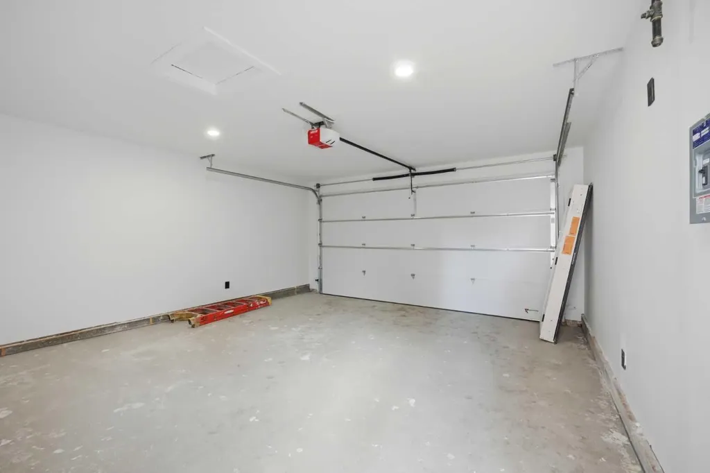 1433 Strathcona Drive SW Calgary AB T3H 4M2