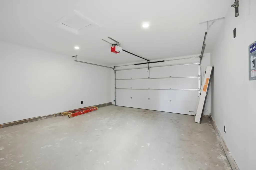 1433 Strathcona Drive SW Calgary AB T3H 4M2