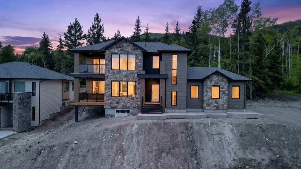 72 Kananaskis Drive Coleman AB T0K 0M0