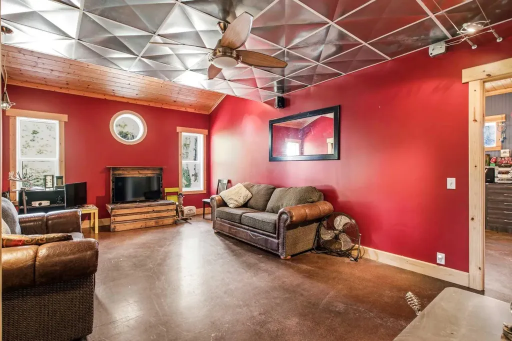 224 7 Street NE Sundre AB T0M1X0