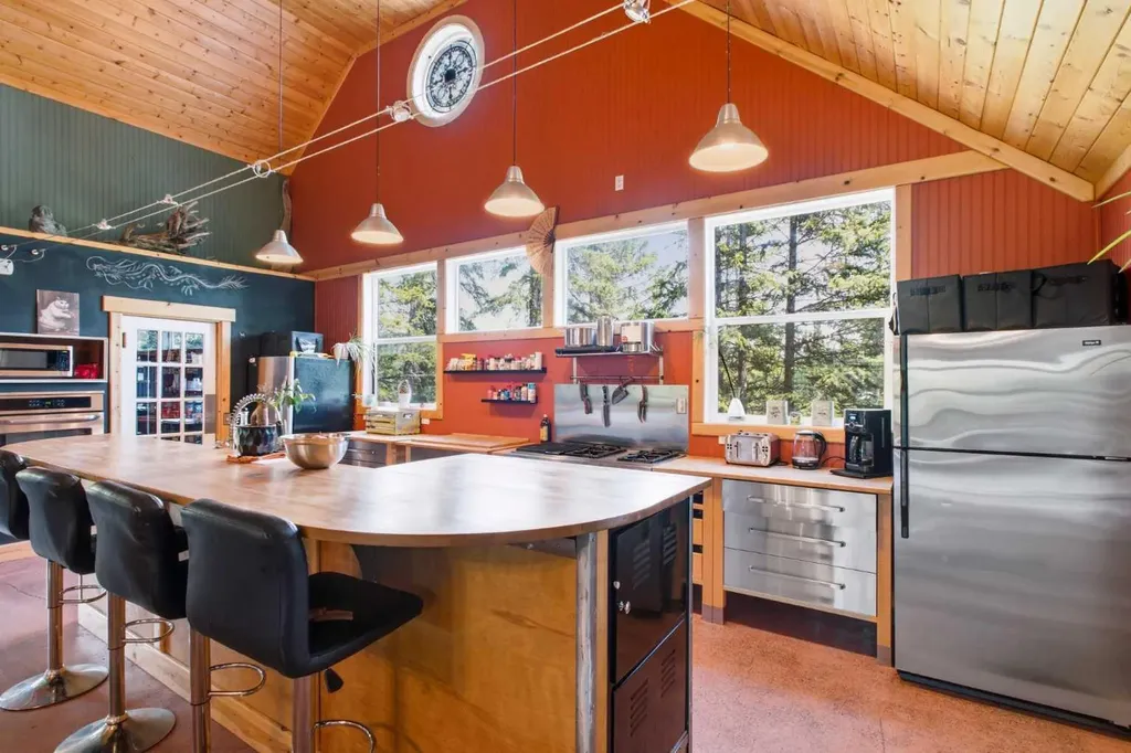 224 7 Street NE Sundre AB T0M1X0