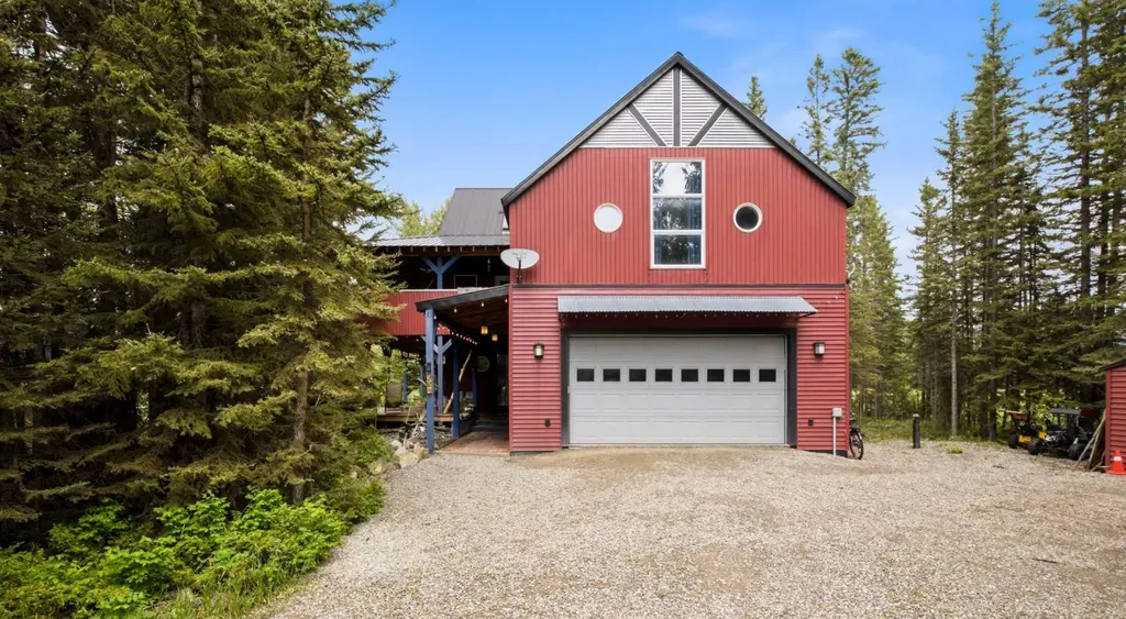 224 7 Street NE Sundre AB T0M1X0