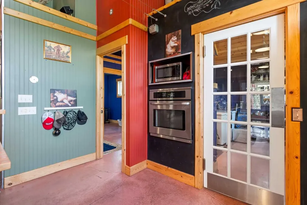 224 7 Street NE Sundre AB T0M1X0
