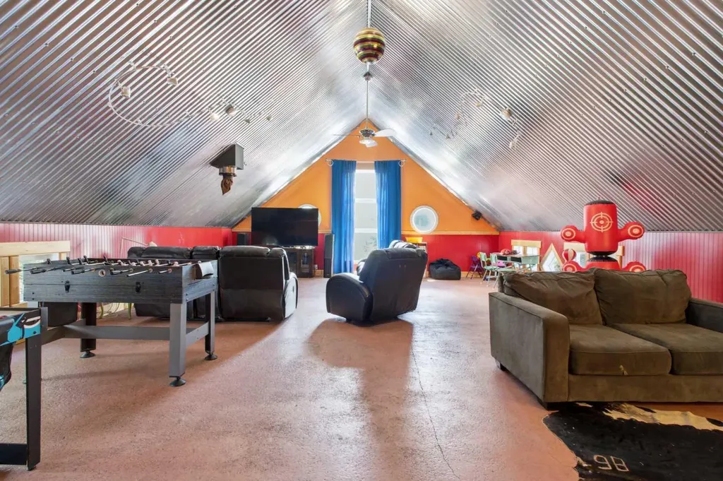 224 7 Street NE Sundre AB T0M1X0