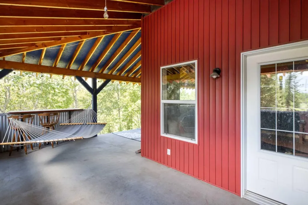 224 7 Street NE Sundre AB T0M1X0