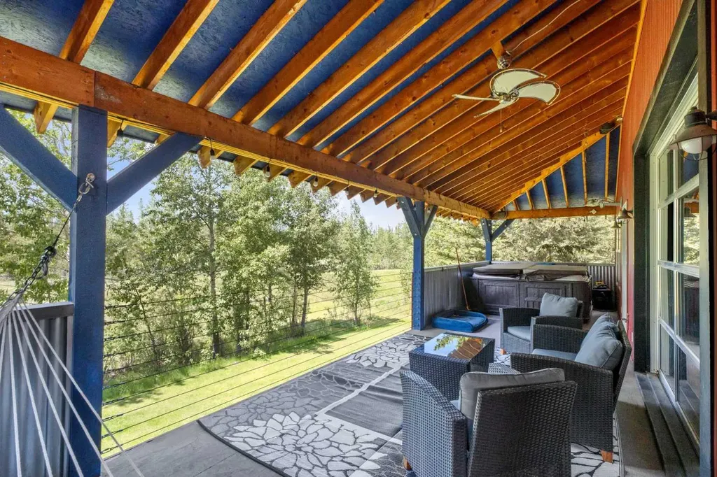 224 7 Street NE Sundre AB T0M1X0