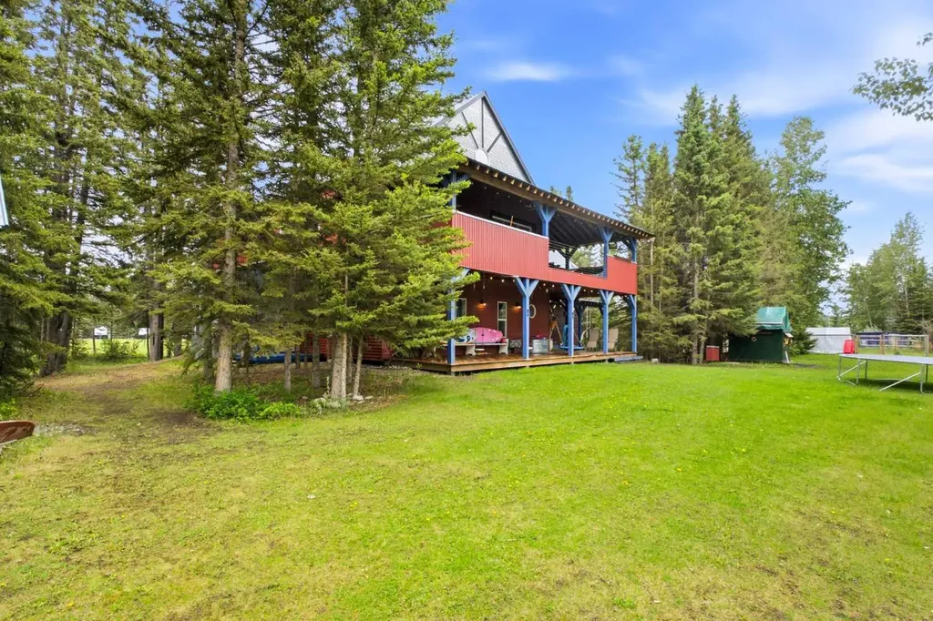 224 7 Street NE Sundre AB T0M1X0