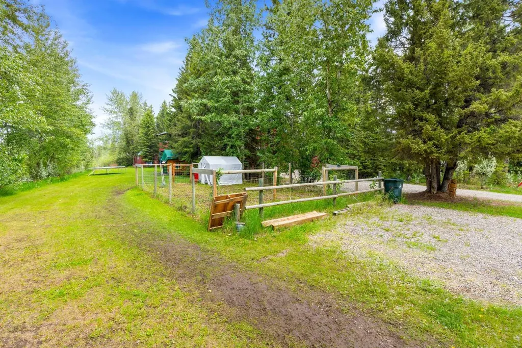 224 7 Street NE Sundre AB T0M1X0