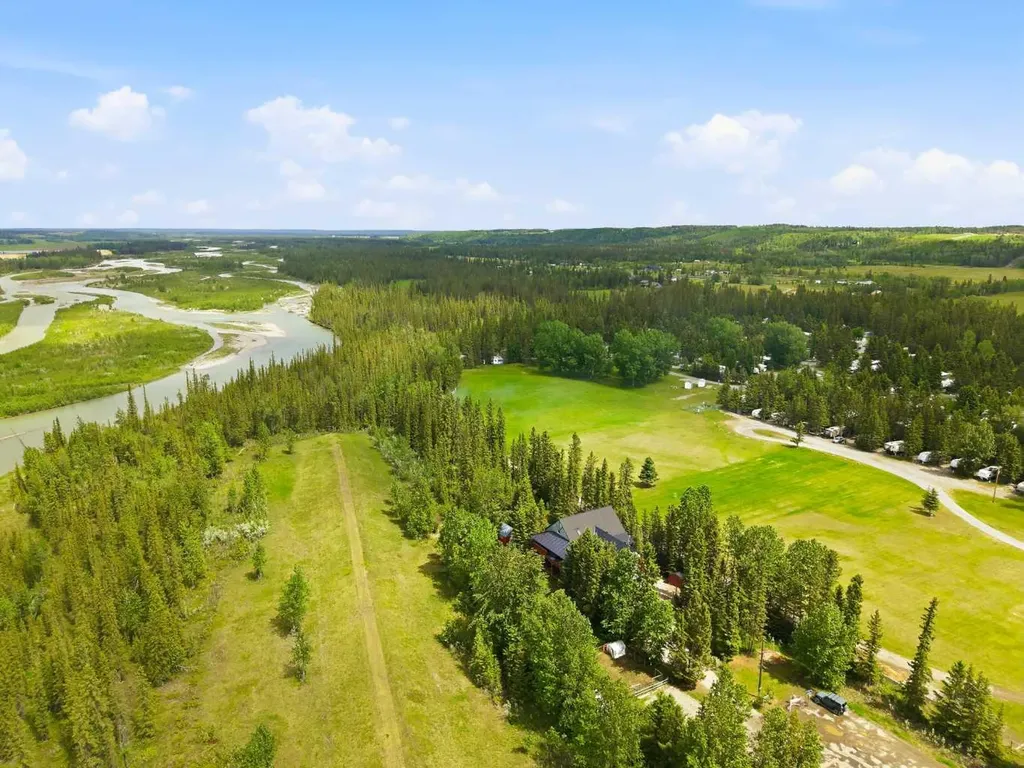 224 7 Street NE Sundre AB T0M1X0