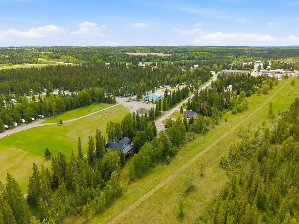 224 7 Street NE Sundre AB T0M1X0