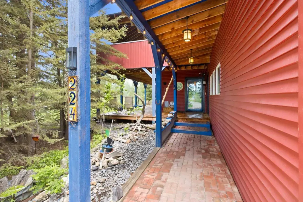 224 7 Street NE Sundre AB T0M1X0