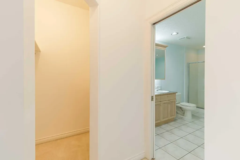 60 24 Avenue SW Calgary AB T2S 3C9