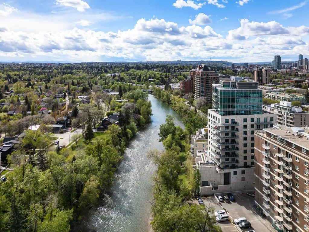 60 24 Avenue SW Calgary AB T2S 3C9