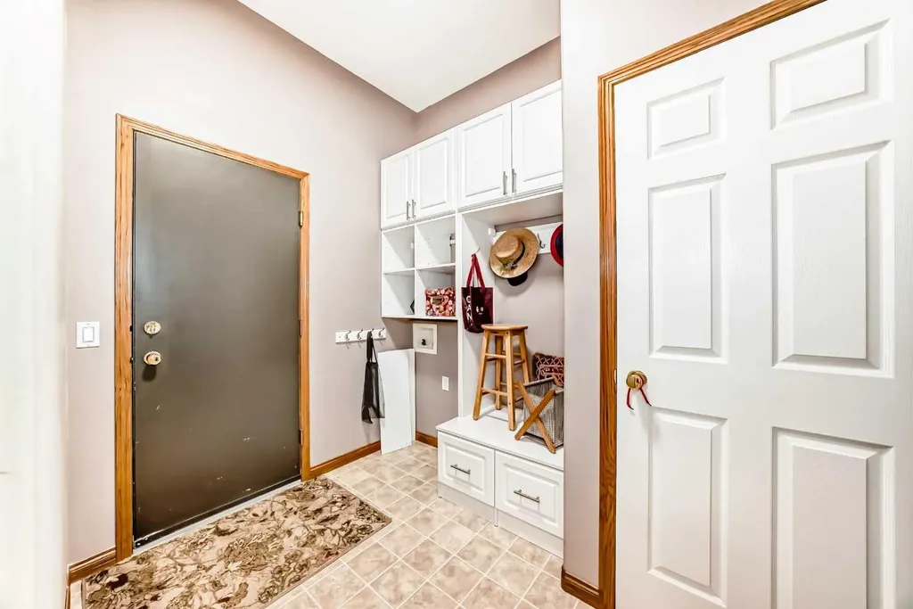 121 Edgeridge Park NW Calgary AB T3A 6B1