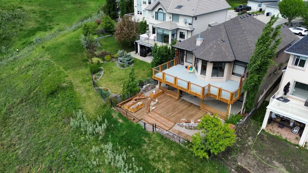 121 Edgeridge Park NW Calgary AB T3A 6B1