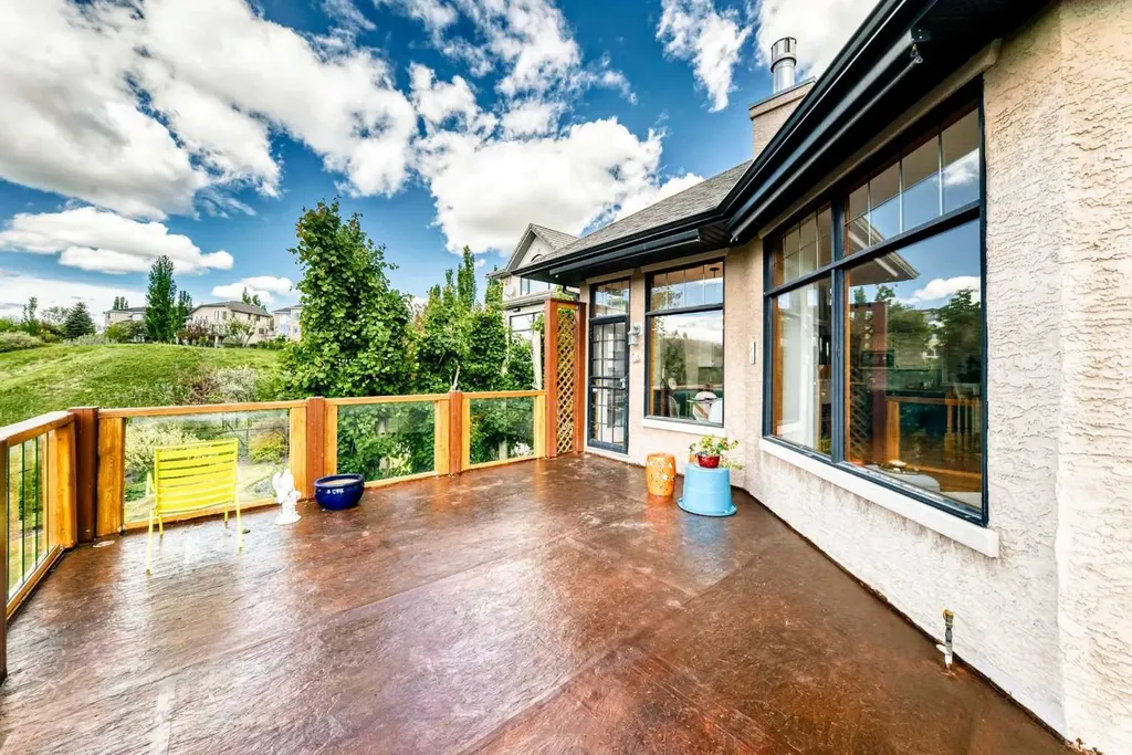 121 Edgeridge Park NW Calgary AB T3A 6B1