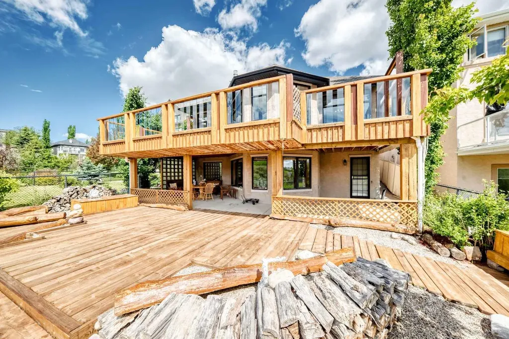 121 Edgeridge Park NW Calgary AB T3A 6B1