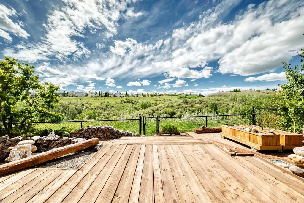 121 Edgeridge Park NW Calgary AB T3A 6B1