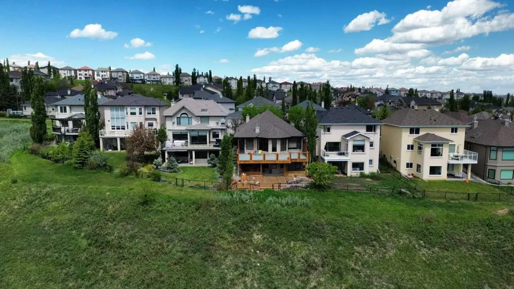 121 Edgeridge Park NW Calgary AB T3A 6B1