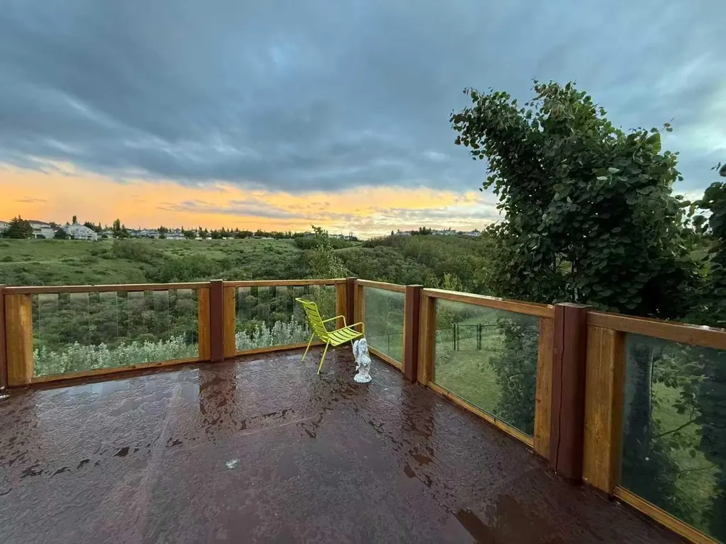 121 Edgeridge Park NW Calgary AB T3A 6B1