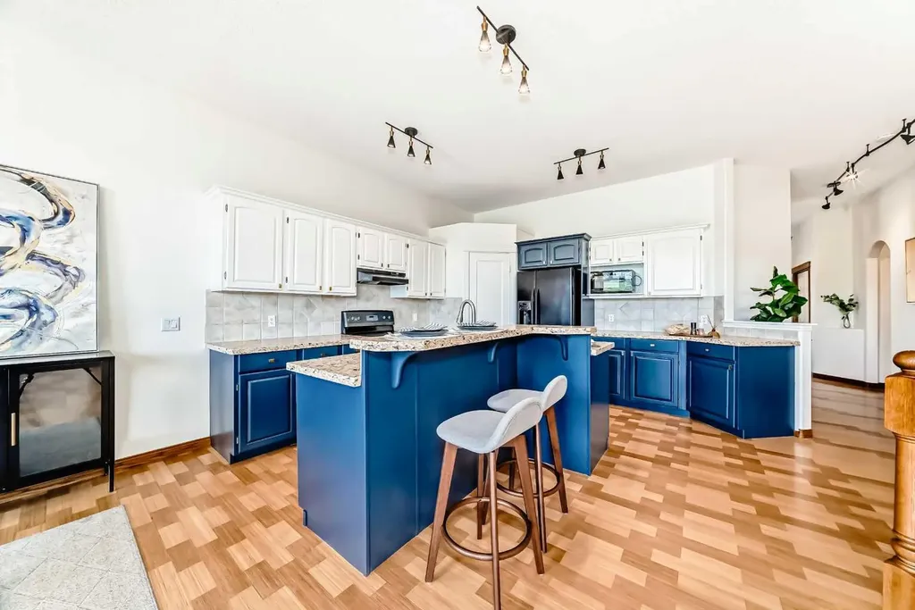 121 Edgeridge Park NW Calgary AB T3A 6B1
