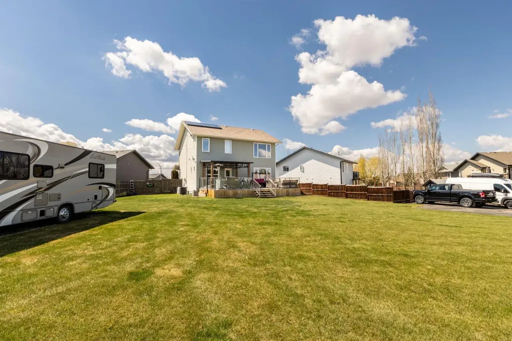 4828 55 Boulevard Close Innisfail AB T4G 0A2