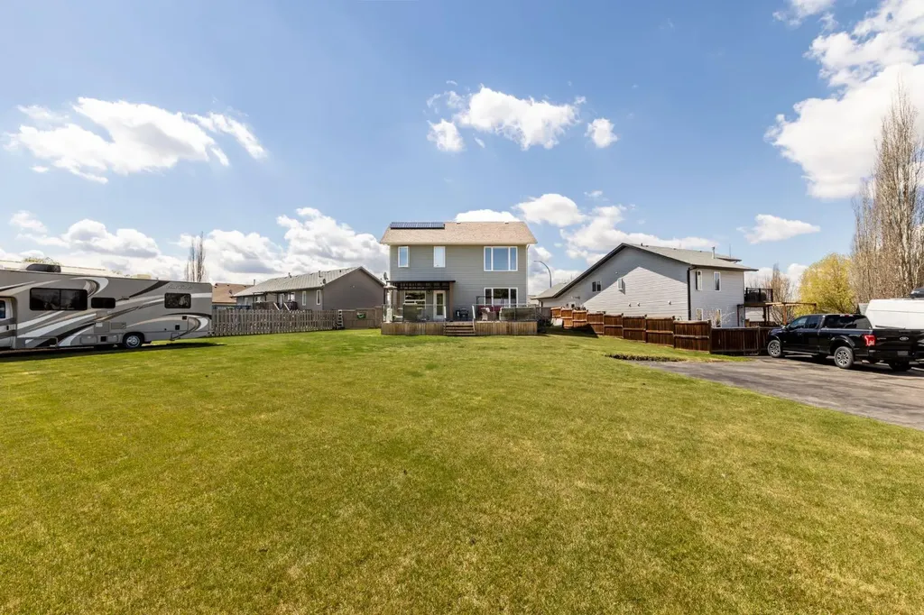 4828 55 Boulevard Close Innisfail AB T4G 0A2