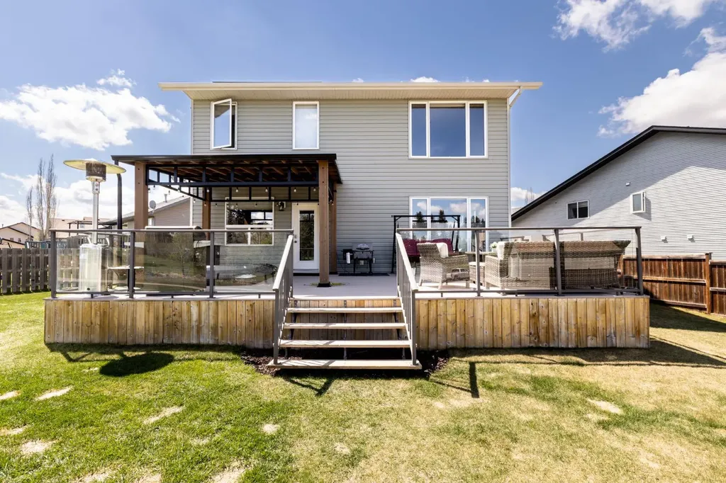 4828 55 Boulevard Close Innisfail AB T4G 0A2