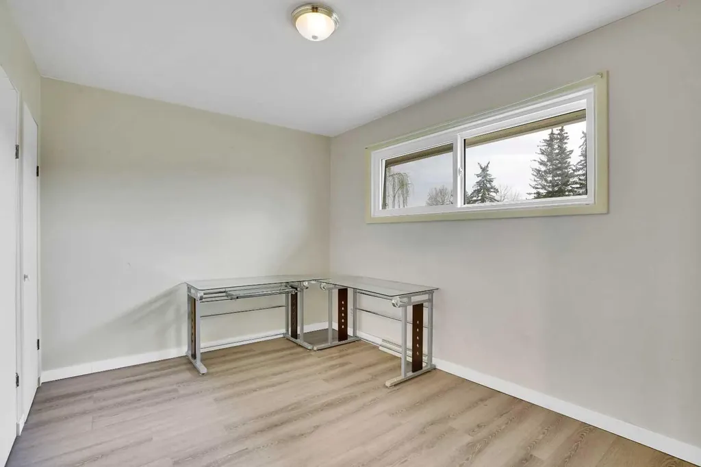 8316 43 Avenue NW Calgary AB T3B 1X9