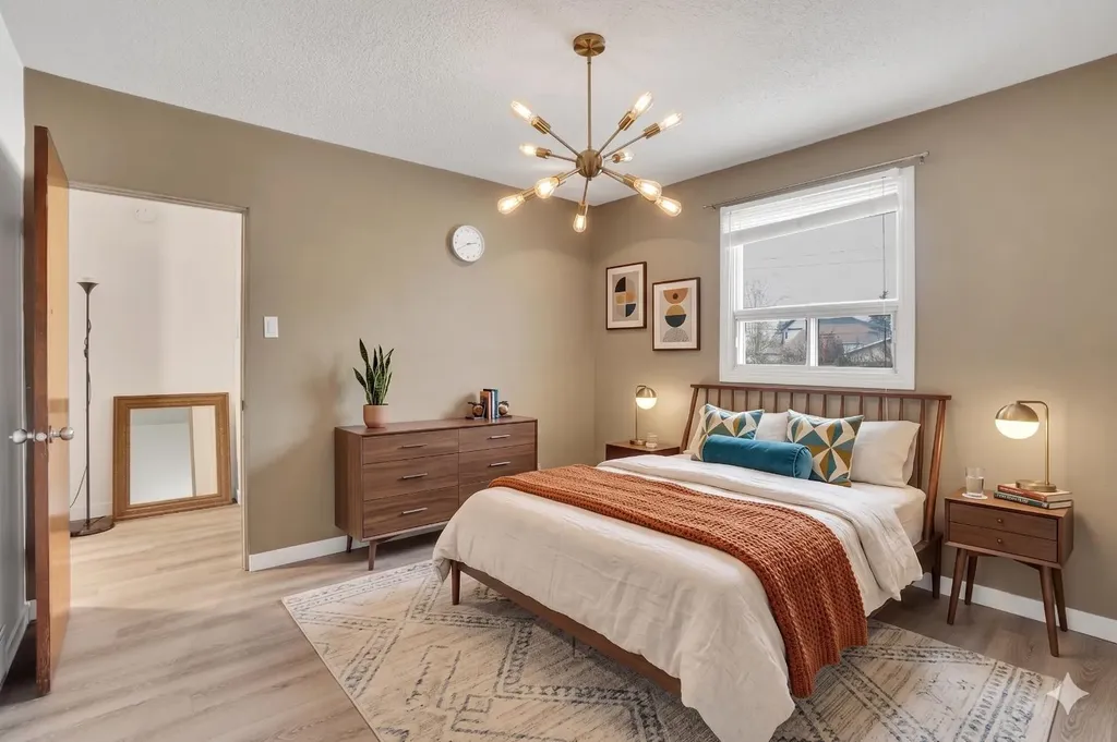 8316 43 Avenue NW Calgary AB T3B 1X9