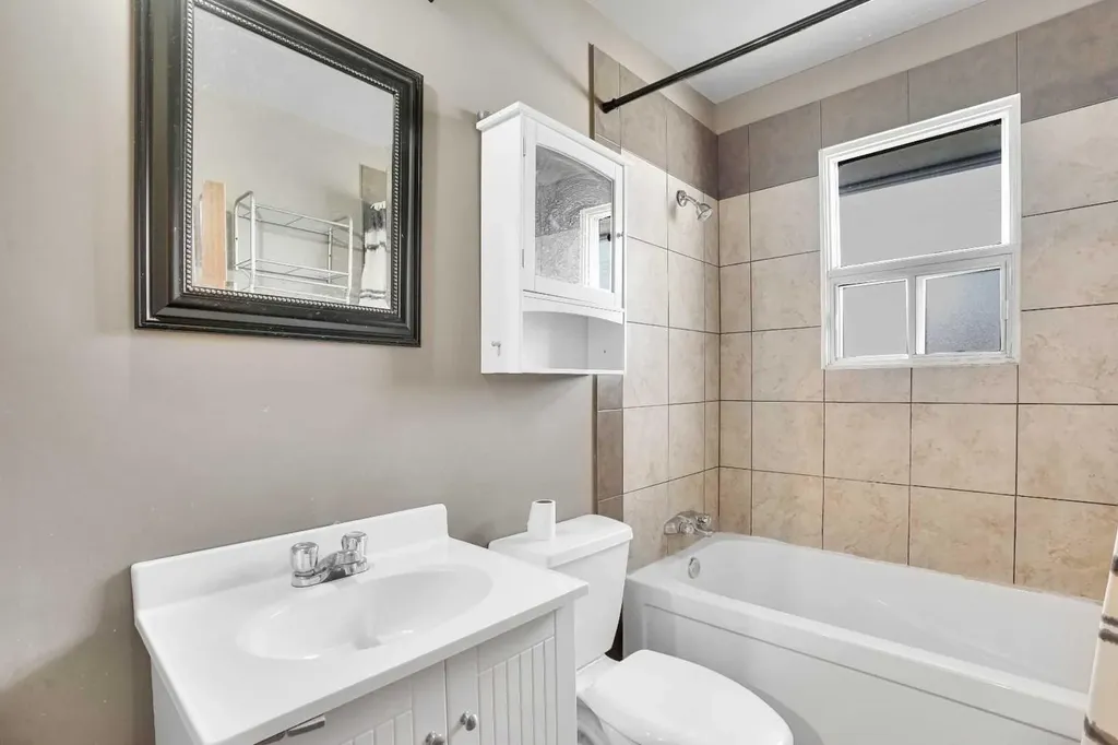 8316 43 Avenue NW Calgary AB T3B 1X9