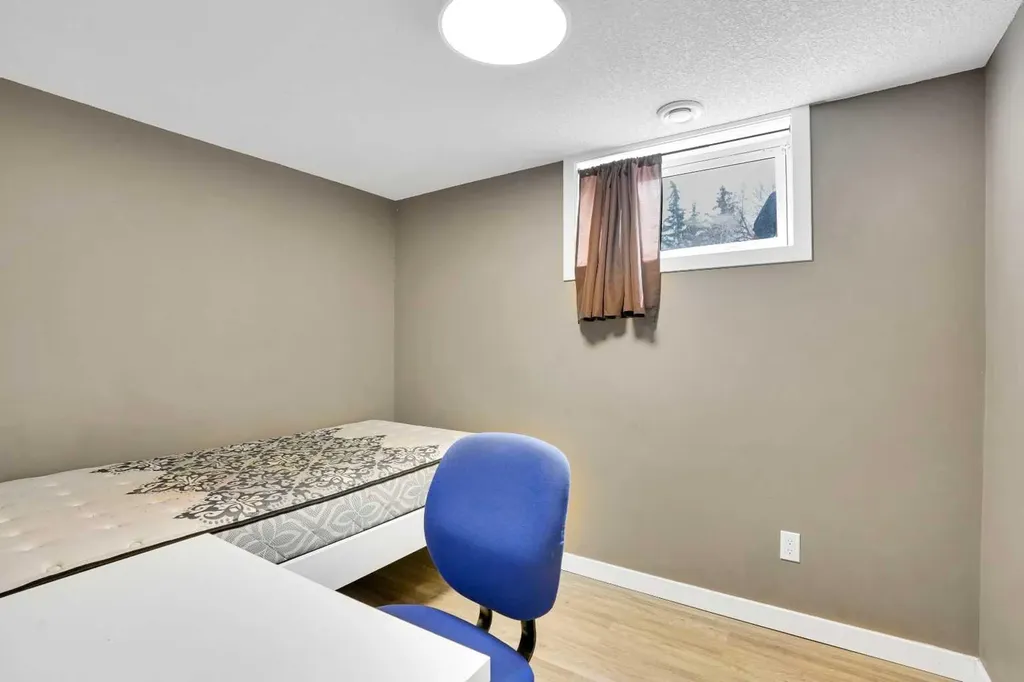 8316 43 Avenue NW Calgary AB T3B 1X9