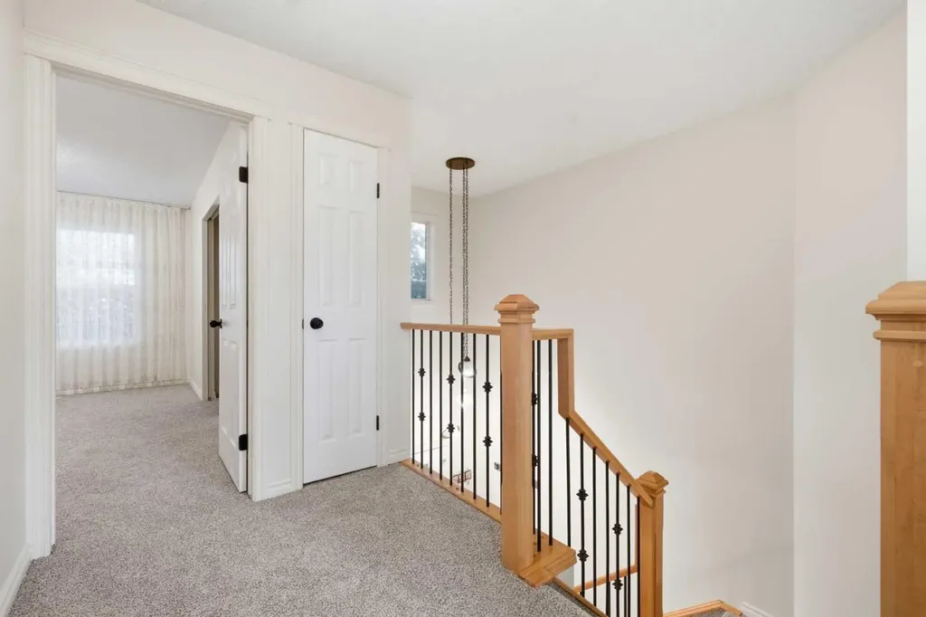 46 Bridleglen Manor SW Calgary AB T2Y 3W9