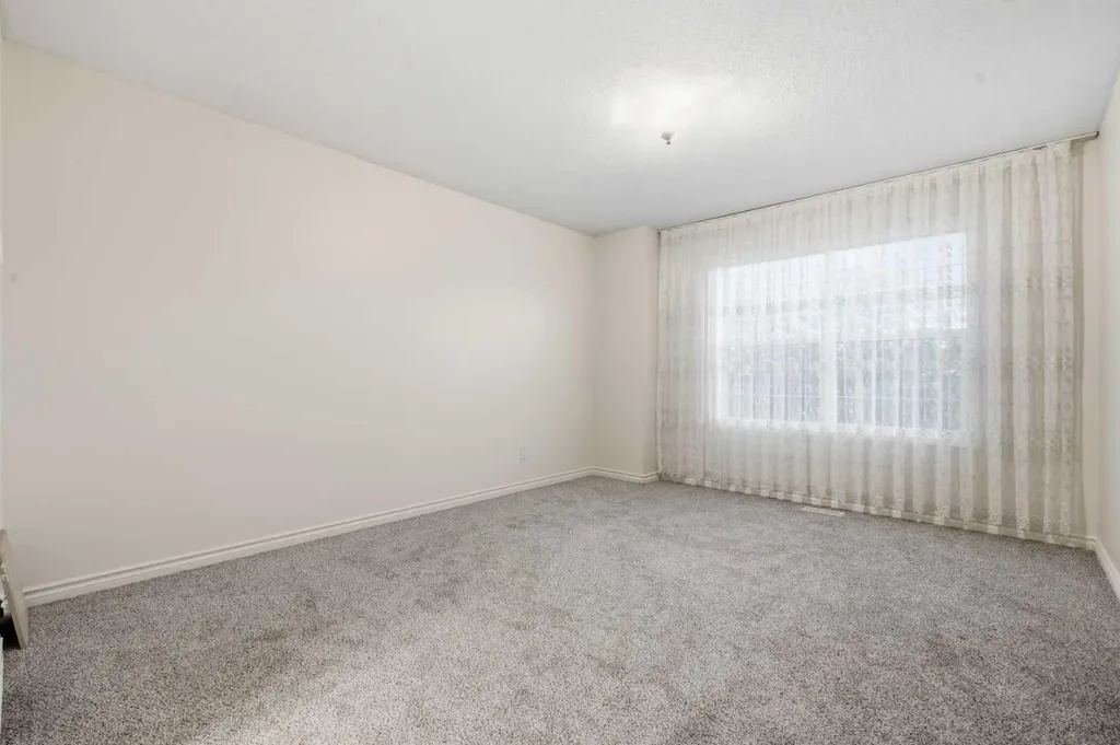 46 Bridleglen Manor SW Calgary AB T2Y 3W9