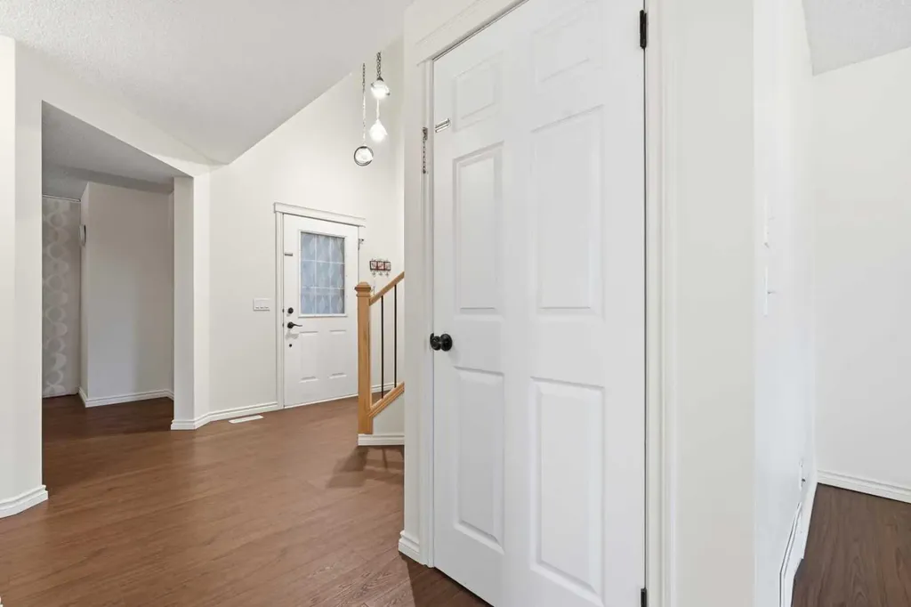 46 Bridleglen Manor SW Calgary AB T2Y 3W9