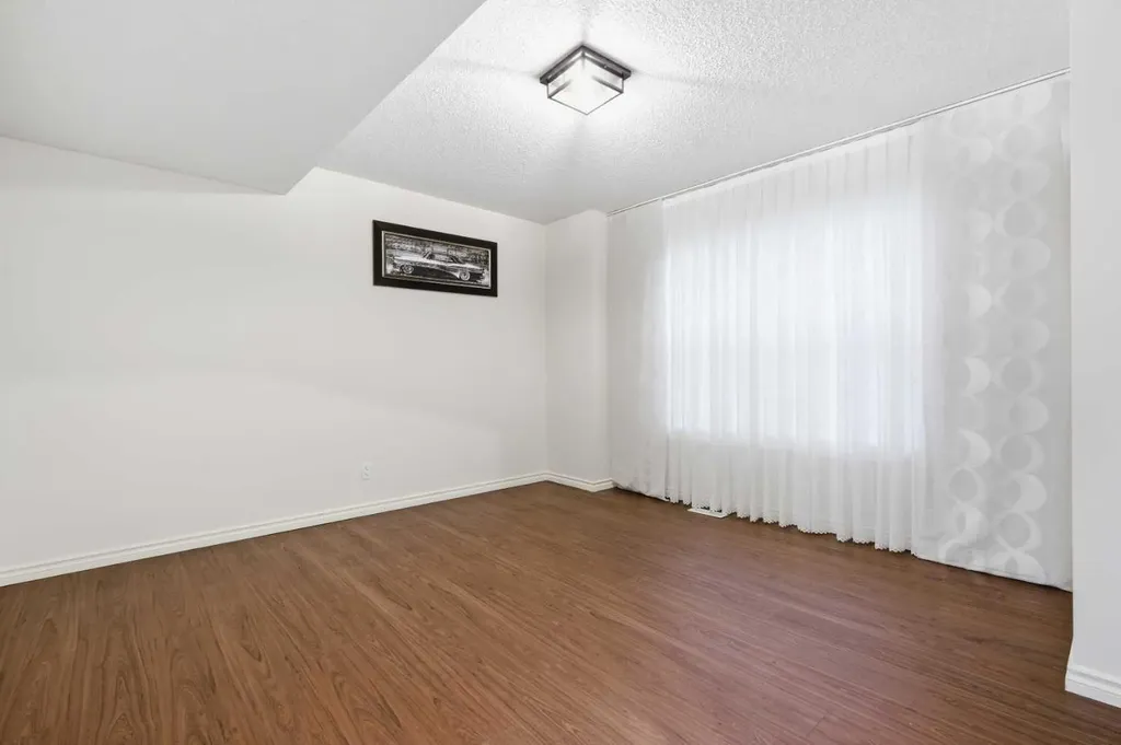 46 Bridleglen Manor SW Calgary AB T2Y 3W9